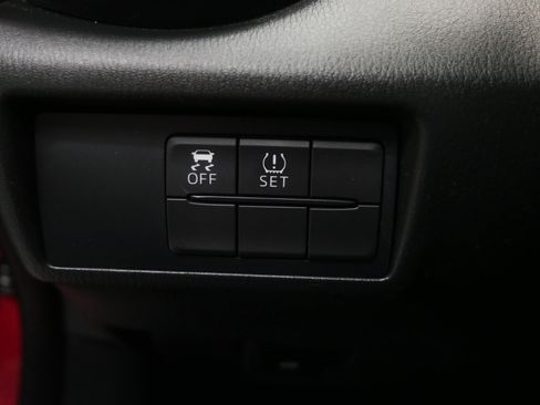 Used 2016 MAZDA MX-5 Miata Club RWD image 12