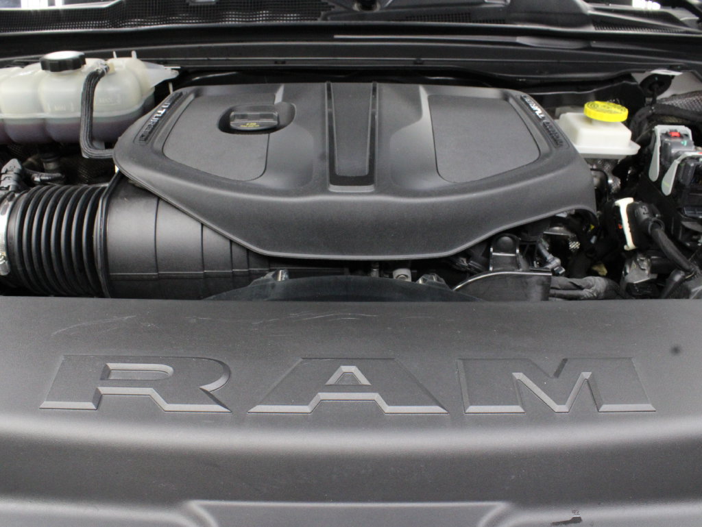 Used 2025 RAM 1500 Laramie w/ Sport Appearance Package AWD/4WD image 32