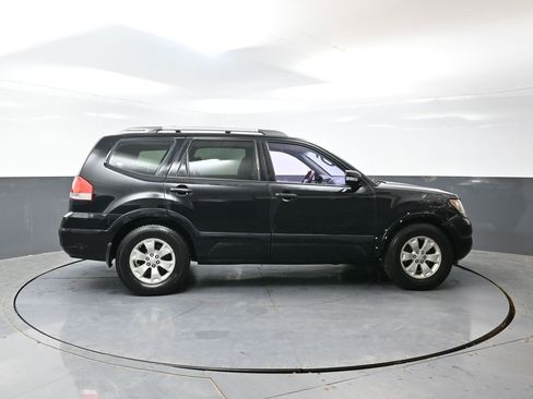 Used 2009 Kia Borrego LX RWD image 2