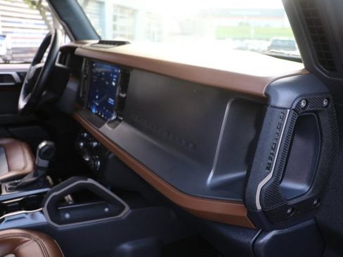 Used 2024 Ford Bronco Outer Banks w/ Sasquatch Package AWD/4WD image 13