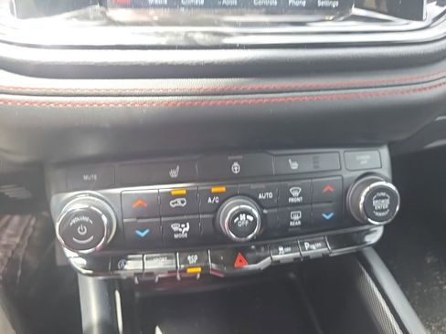 Used 2023 Dodge Durango GT RWD image 17