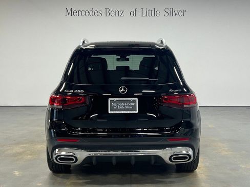 Used 2022 Mercedes-Benz GLB 250 4MATIC image 4