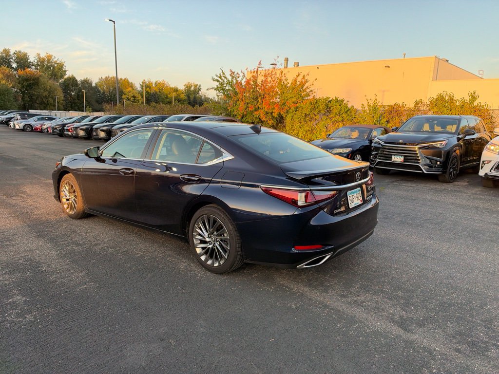 Used 2025 Lexus ES 350 w/ Luxury Package FWD image 21