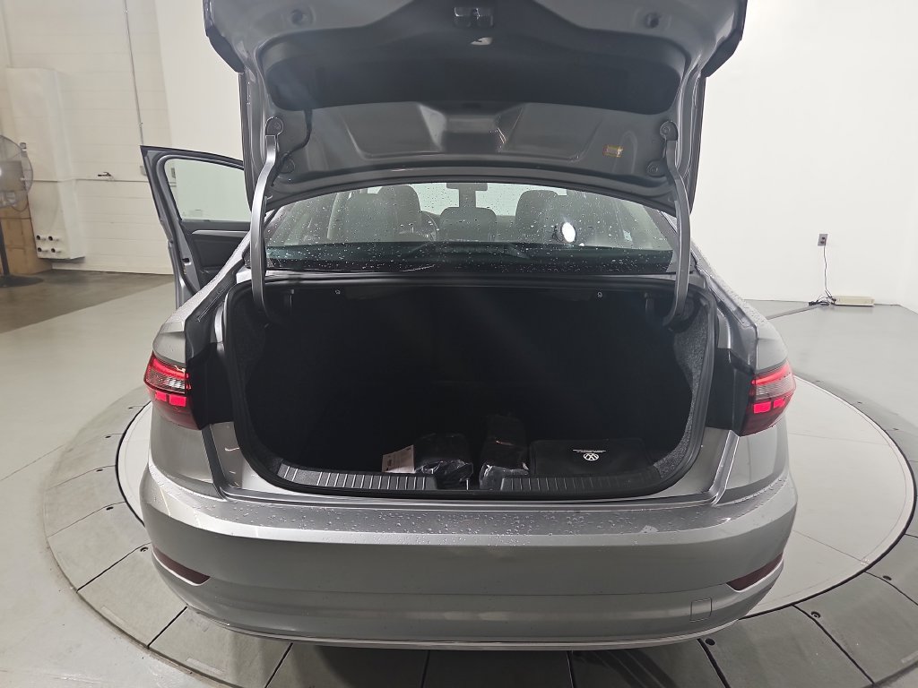 Used 2021 Volkswagen Jetta SE FWD image 22