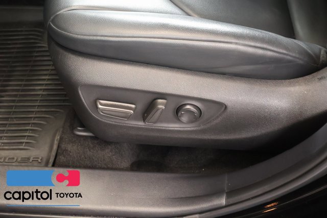 Used 2024 Toyota Highlander XLE AWD/4WD image 12