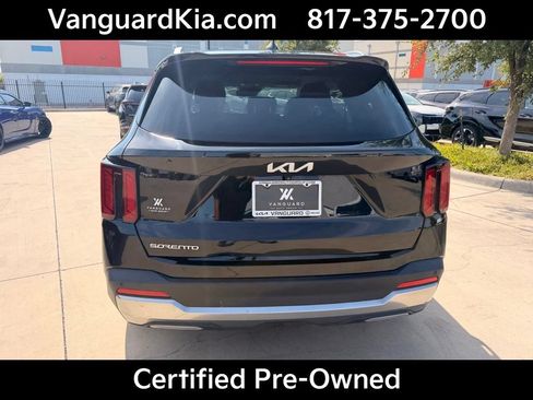 Certified 2025 Kia Sorento S FWD image 3