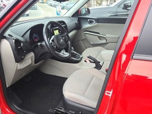 Used 2020 Kia Soul EX image 11