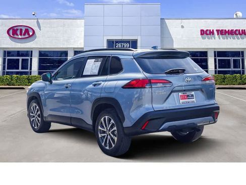 Used 2024 Toyota Corolla Cross XLE image 6