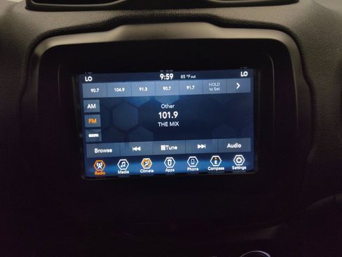 Used 2020 Jeep Renegade Sport w/ Sport Appearance Group AWD/4WD image 25