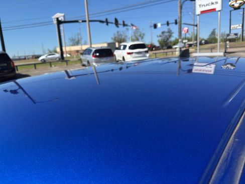 Used 2025 Nissan Frontier PRO-4X image 9