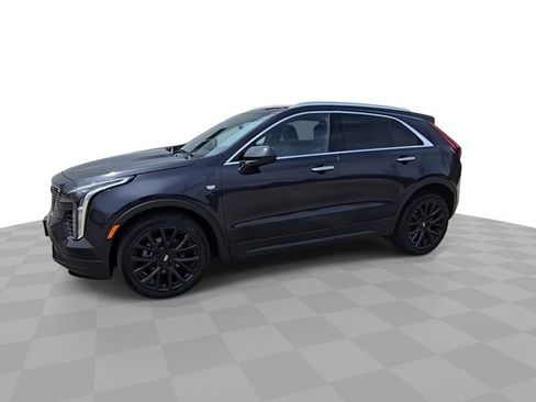 Used 2022 Cadillac XT4 Luxury w/ LPO, Onyx Lite Package AWD/4WD image 4