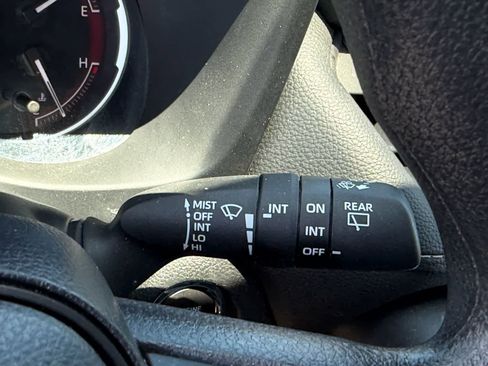 Used 2025 Toyota RAV4 XLE AWD/4WD image 21