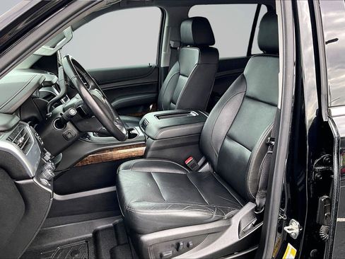 Used 2020 Chevrolet Tahoe LT w/ Luxury Package AWD/4WD image 26