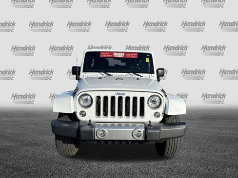 Used 2017 Jeep Wrangler Unlimited Sahara w/ Connectivity Group AWD/4WD image 10