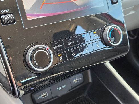 Used 2023 Hyundai Tucson SE image 16