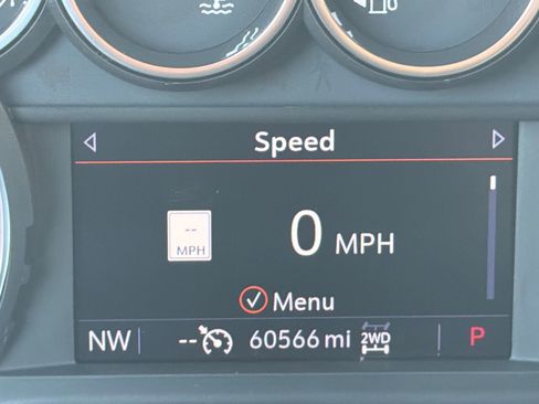 Used 2021 Chevrolet Tahoe LT w/ Luxury Package image 21