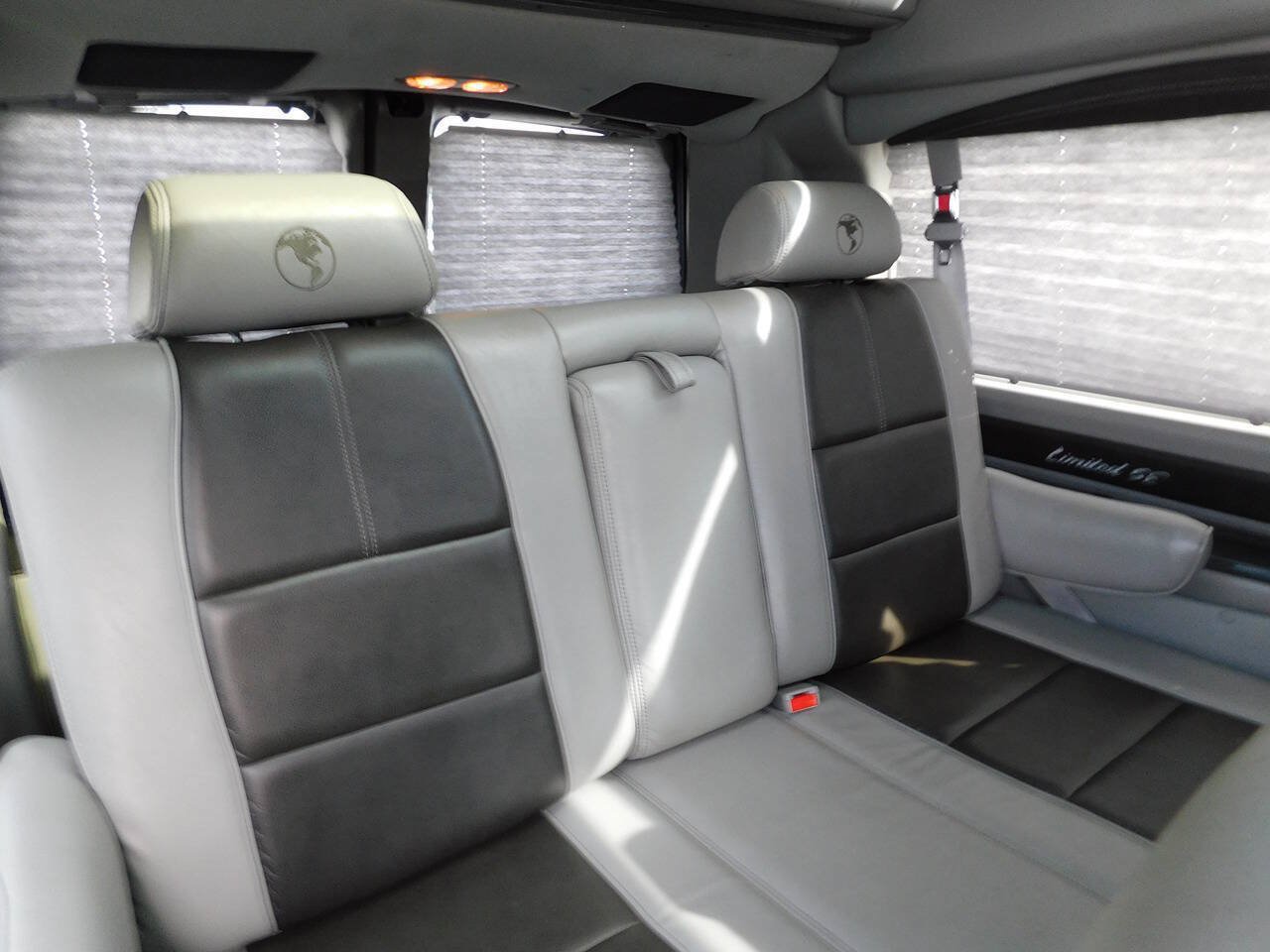 Used 2018 Chevrolet Express 2500 w/ Enhanced Convenience Package RWD image 21
