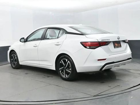 Used 2025 Nissan Sentra SV image 9
