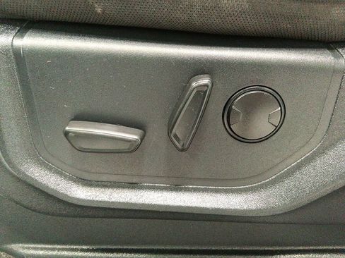 Used 2019 Ford F150 XLT w/ Equipment Group 302A Luxury AWD/4WD image 16