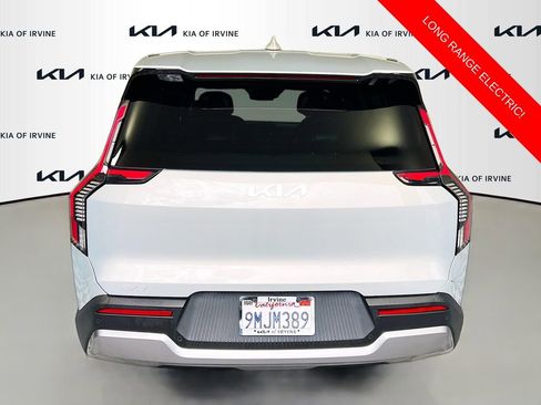 Certified 2024 Kia EV9 Light Long Range RWD image 7