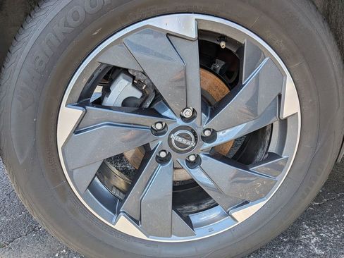 Used 2024 Nissan Rogue SV w/ SV Premium Package AWD/4WD image 28
