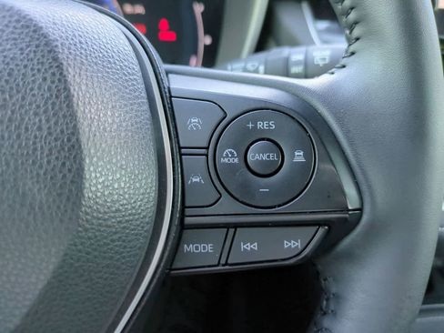 Certified 2025 Toyota Corolla XSE image 24