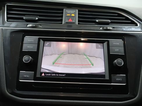 Used 2021 Volkswagen Tiguan S image 27