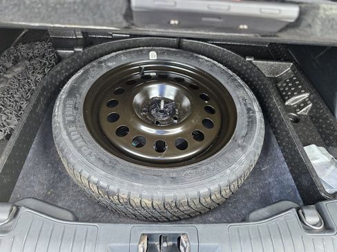 Used 2020 Ford Escape Titanium image 6