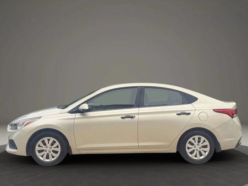 Used 2020 Hyundai Accent SE w/ Cargo Package FWD image 6