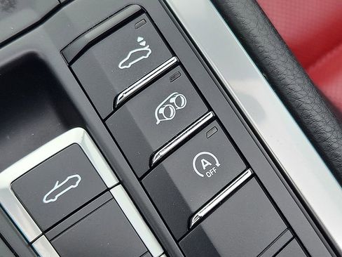 Used 2019 Porsche 718 Boxster S image 21