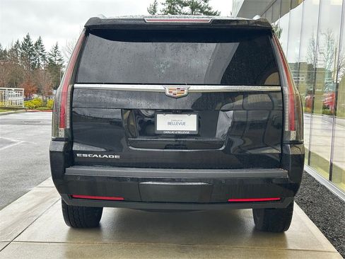 Used 2020 Cadillac Escalade Premium Luxury image 4