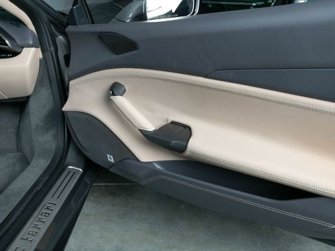 Used 2016 Ferrari 488 GTB image 21