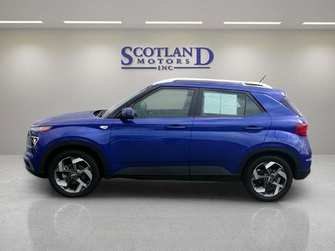 Used 2024 Hyundai Venue SEL image 1