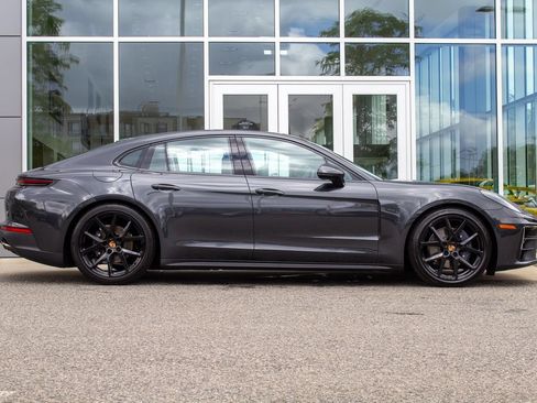Used 2026 Porsche Panamera image 4