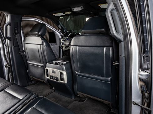 Used 2022 Ford F250 Lariat w/ Black Appearance Package image 32