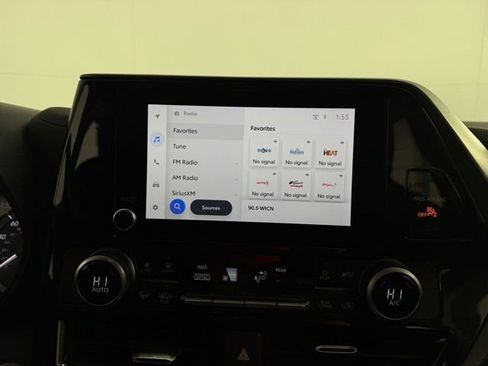 Used 2024 Toyota Highlander LE image 22