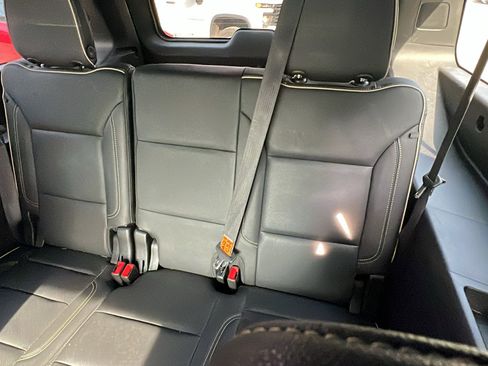 Used 2022 GMC Yukon XL SLT image 26