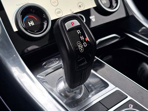 Used 2022 Land Rover Range Rover Sport HSE Silver Edition image 32