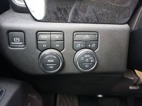 Used 2024 Chevrolet Silverado 1500 RST AWD/4WD image 5