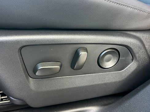 Used 2025 GMC Hummer EV 2X AWD/4WD image 17
