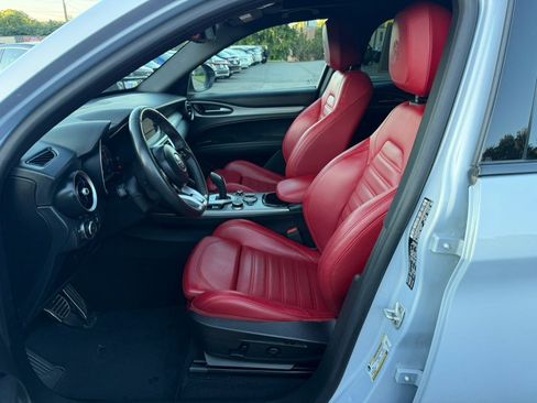 Used 2024 Alfa Romeo Stelvio Ti w/ Performance Driving Package AWD/4WD image 16