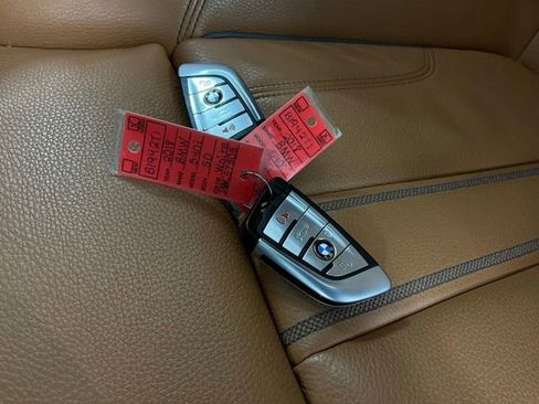 Used 2018 BMW 540i xDrive AWD/4WD image 46