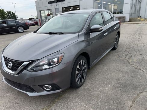 Used 2019 Nissan Sentra SR FWD image 2
