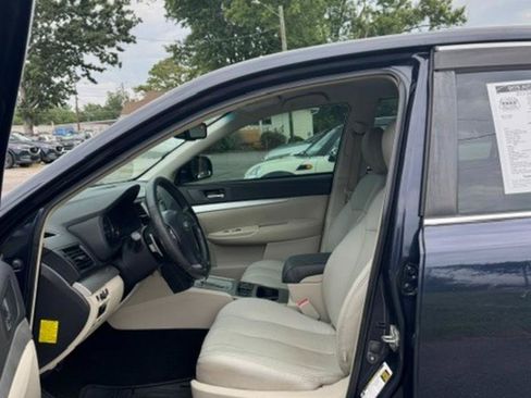 Used 2012 Subaru Legacy 2.5i Premium w/ All-Weather Pkg AWD/4WD image 10