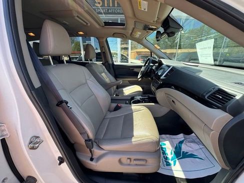 Used 2017 Honda Pilot Elite image 12