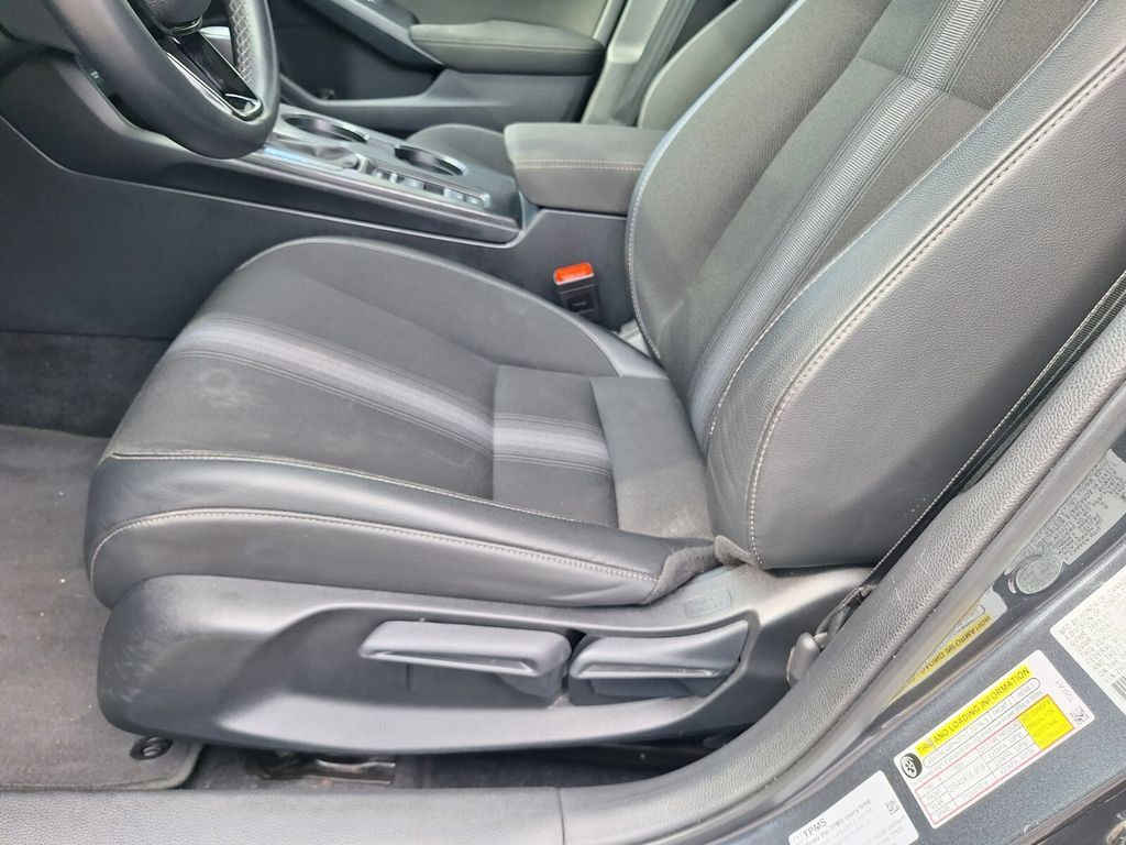 Used 2025 Honda Civic Sport image 28