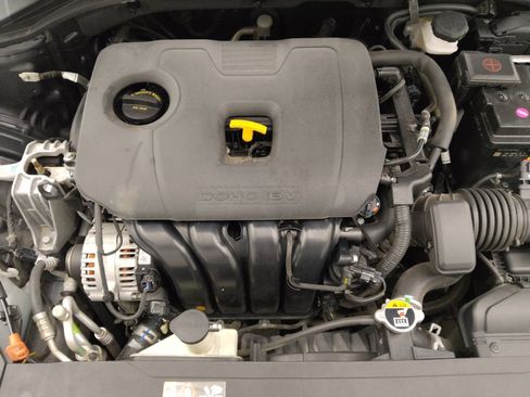 Used 2020 Hyundai Elantra SE FWD image 30