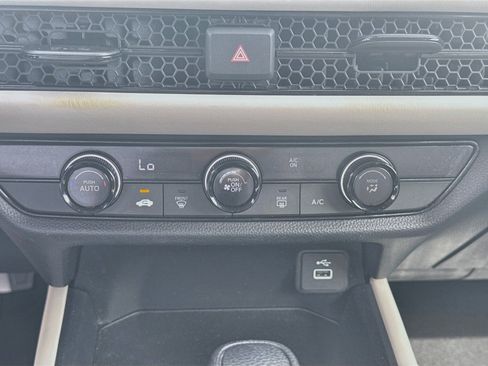 Used 2023 Honda HR-V LX image 12