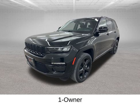 Used 2023 Jeep Grand Cherokee Limited w/ Black Appearance Package image 7
