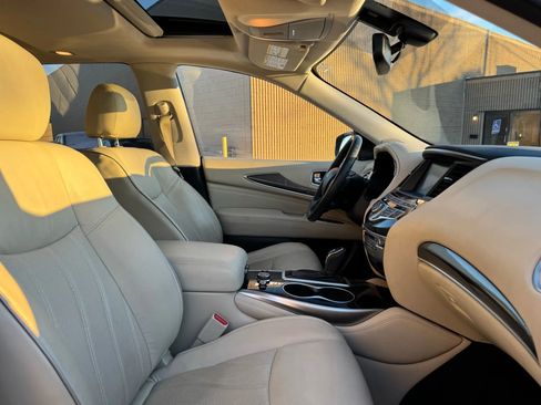 Used 2017 INFINITI QX60 AWD w/ Premium Plus Package image 28